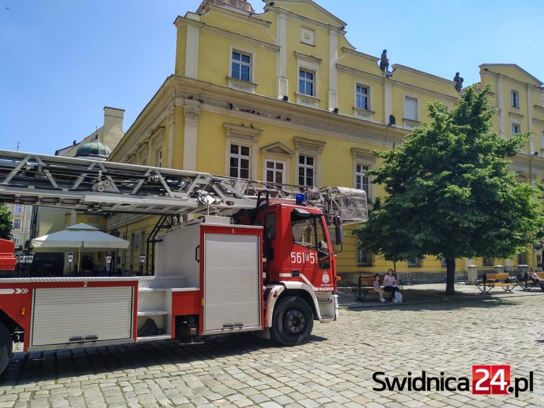 Interwencja strażaków na wieży ratuszowej