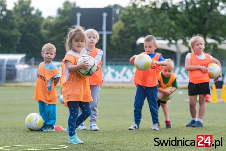 W Świdnicy rośnie nowe pokolenie piłkarskie! [FOTO]