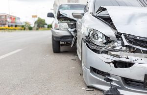 Wypadki na Dolnym Śląsku. Jakie są najczęstsze przyczyny wypadków? Jak najbezpieczniej ubezpieczyć samochód?