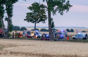 Wypadł z drogi i uderzył w drzewo. Wypadek pod Komorowem