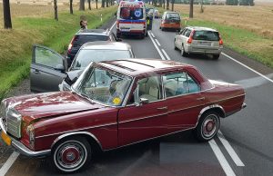 Zderzenie trzech aut pod Mokrzeszowem