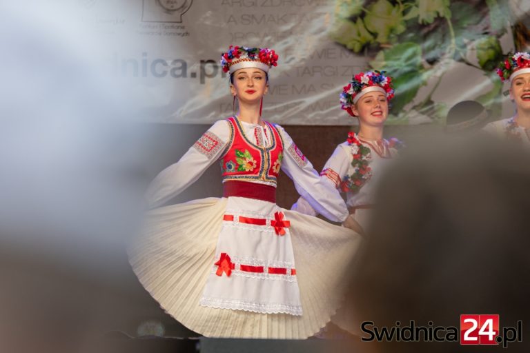 Folklor i polskie przeboje na otwarcie XIII Targu Żywności „Zdrowie ma smak” [FOTO/VIDEO]