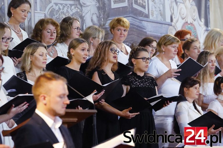 Akademia Bachowska Junior i Chór Społeczny z Mozartem w katedrze [FOTO]