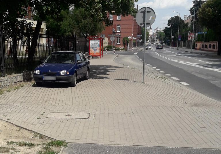Mistrzowie parkowania [FOTO]