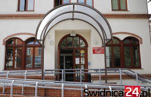 Zmieniły się zasady kontroli zwolnień lekarskich. ZUS podlicza, ile osób straciło zasiłki na Dolnym Śląsku