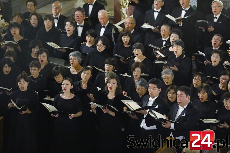 Ponad stu japońskich chórzystów w świdnickim Kościele Pokoju[FOTO]