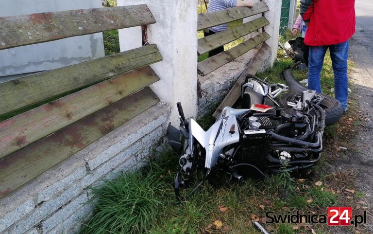 Zderzenie motocykla z autem pod Piotrowicami [FOTO]