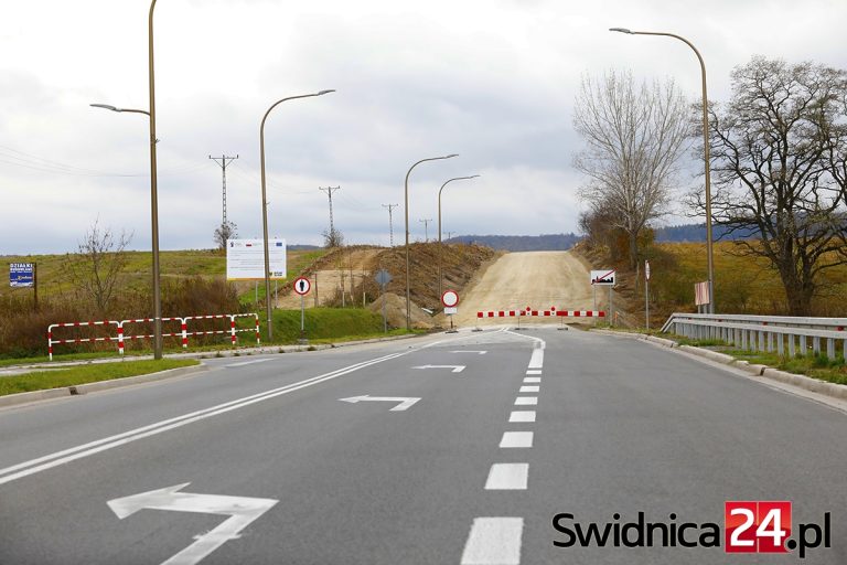 Administracyjne formalności opóźniły remont „modliszówki”. Pierwszy etap do grudnia [FOTO]