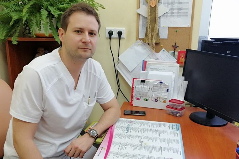 Filip Kubiaczyk pokieruje oddziałem ginekologiczno-położniczym w świdnickim szpitalu