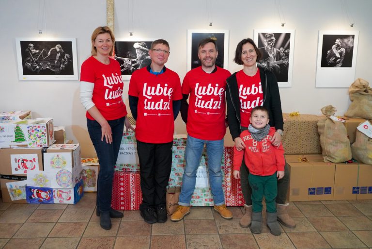 Masz wielkie serce i chcesz pomóc osobom w potrzebie? Zostań wolontariuszem Szlachetnej Paczki!