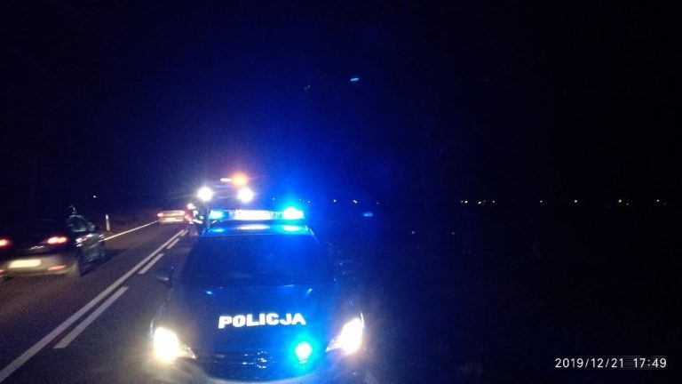 Dachowanie na trasie Świdnica-Strzegom. Dzieci zabrane do szpitala