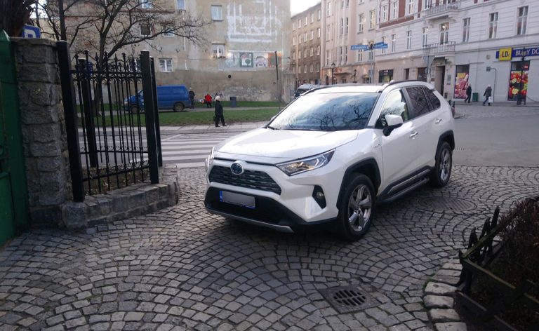 Mistrzowie parkowania [FOTO]