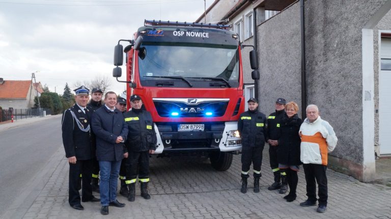 Nowy wóz dla strażaków z Nowic. Zmiana w Pasiecznej [FOTO]