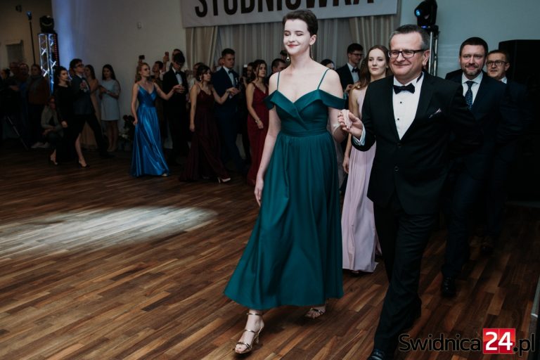 To był bal! Studniówka „Kasprowicza” za nami! [FOTO]