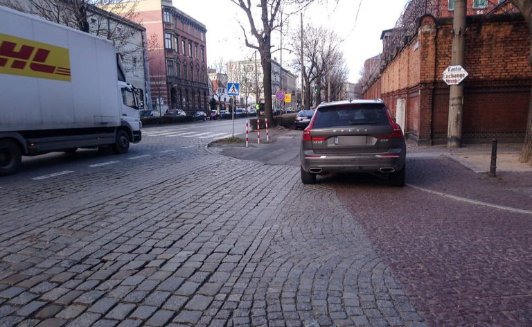 Mistrzowie parkowania [FOTO]