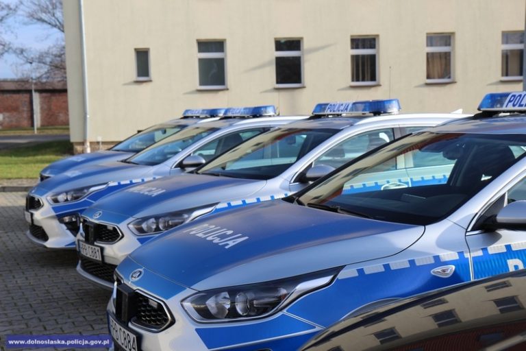 55 nowych radiowozów dla dolnośląskiej policji [FOTO/VIDEO]