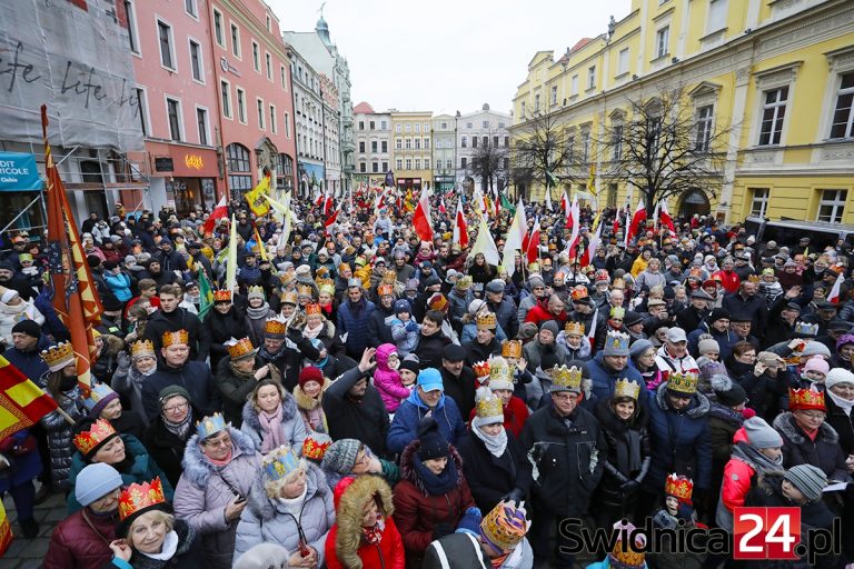 Orszak Trzech Króli po raz dziesiąty przejdzie ulicami Świdnicy. Gdzie jeszcze odbędą się uliczne jasełka?