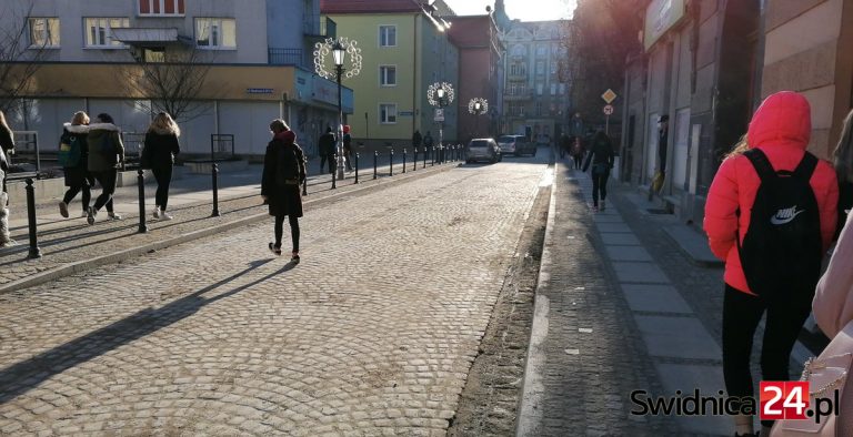 Wraca ruch na ulicy Franciszkańskiej i Traugutta