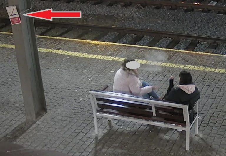 Przyłapani na „dymku” na terenie dworca