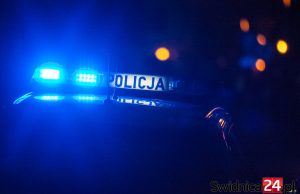 Nocny wypadek pod Piotrowicami Świdnickimi. Jedna osoba została ranna