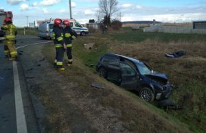 Poważny wypadek na krajowej „piątce”. Jedna osoba w stanie krytycznym