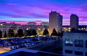 Wschód słońca nad Osiedlem Młodych,16 luty 2020, fot. Tomasz Modrzejewski