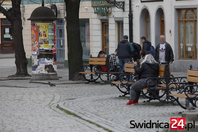 #ZOSTAŃWDOMU po świdnicku. W Europie drakońskie kary za opuszczanie mieszkań