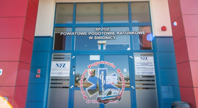 Wskazuje na partyjne powiązania i żąda unieważnienia konkursu na dyrektora świdnickiego pogotowia