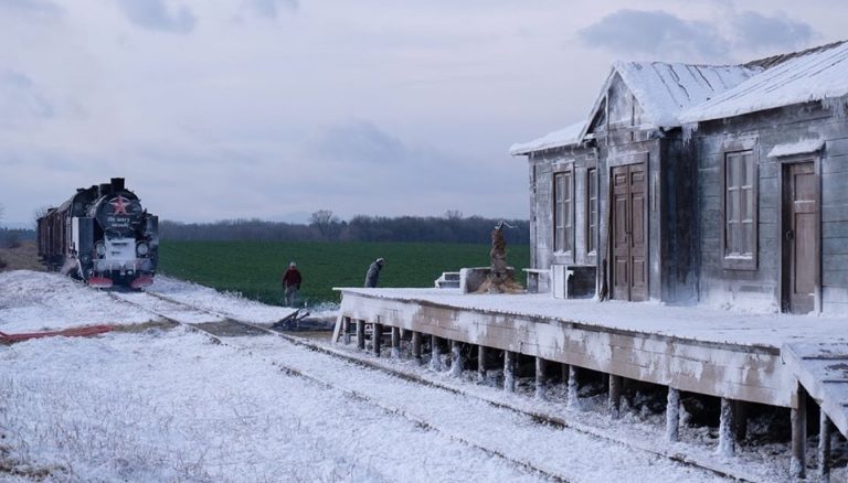 Kolejowa bocznica pod Pastuchowem zamieniła się w plan filmowy. Kręcono zdjęcia do serialu historycznego [FOTO]