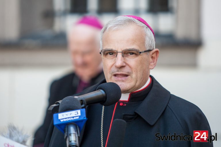 Prezydent pytała biskupa świdnickiego o miejsce dla uchodźców w seminarium. Jest odpowiedź
