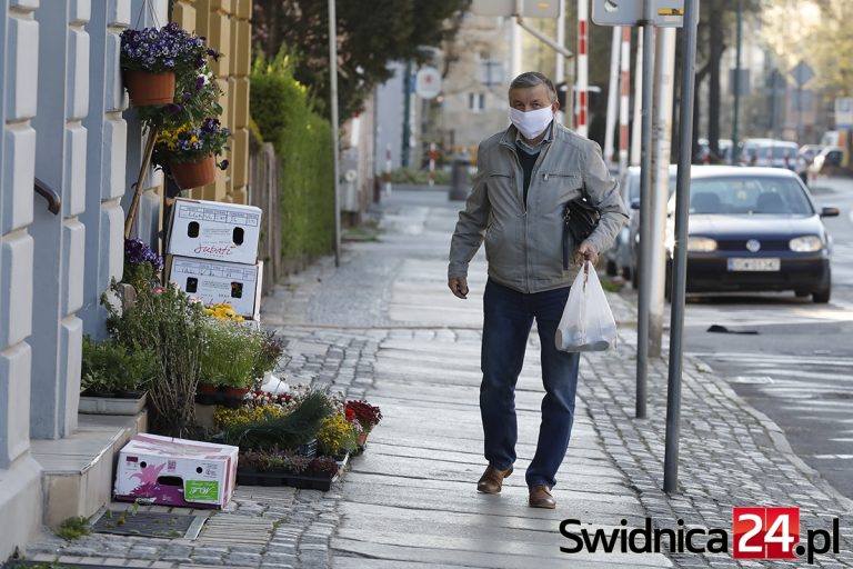 Koniec z noszeniem maseczek? Wiceminister zdrowia zapowiada możliwe zmiany