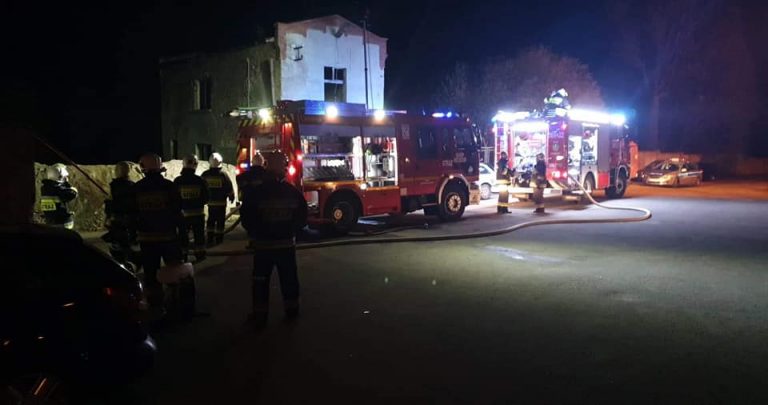 Nocny pożar na terenie byłej cukrowni [FOTO]