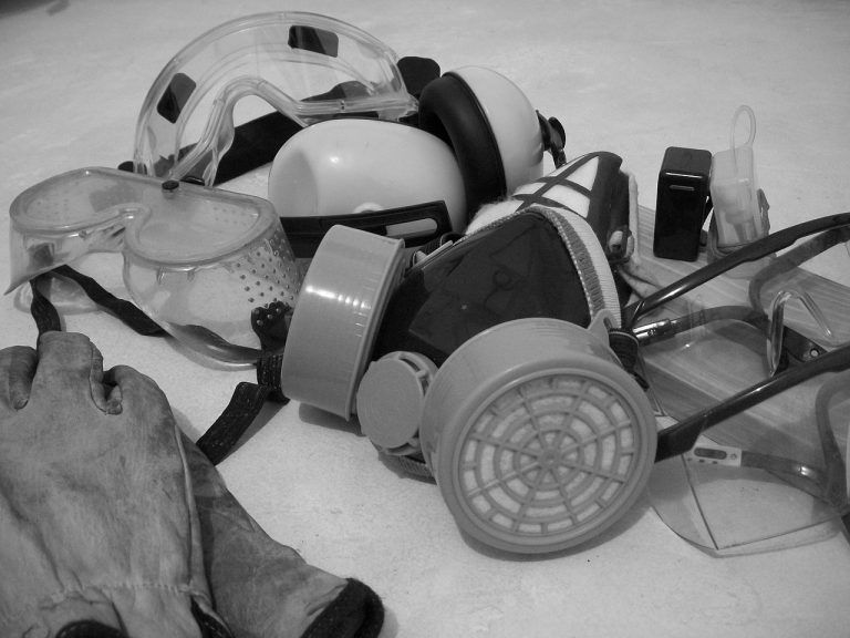 Jaki jest zakres obowiązkowych szkoleń BHP dla pracowników?