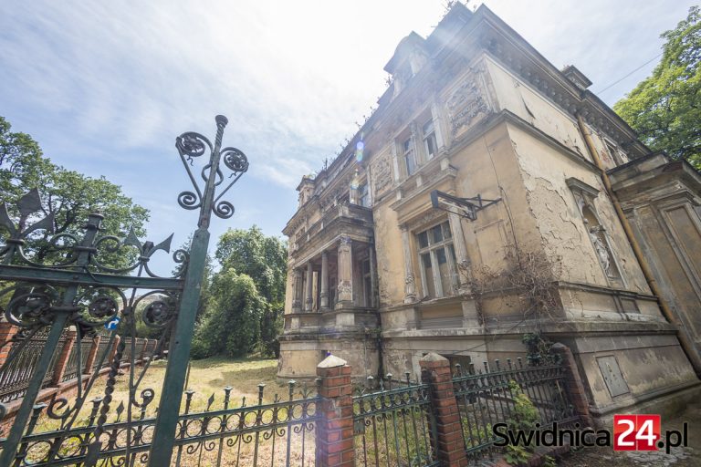 Zabytkowa willa podniesie się z ruiny? Odbudowa może pochłonąć 7,5 mln złotych [FOTO]