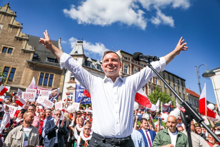 Andrzej Duda zwycięża w wyborach prezydenckich. Ogłoszono wyniki z niemal wszystkich komisji