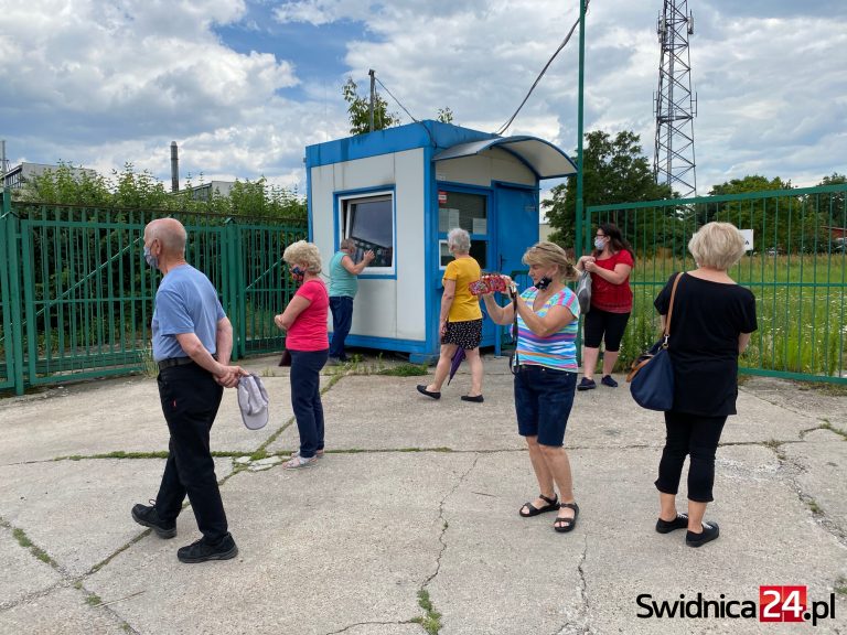 Mieszkańcy skarżą się na zatruwanie powietrza. Rozważają zgłoszenie sprawy do prokuratory