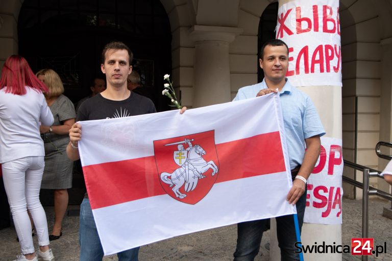 W geście solidarności z Białorusią. Wiec poparcia na Rynku [FOTO/VIDEO]