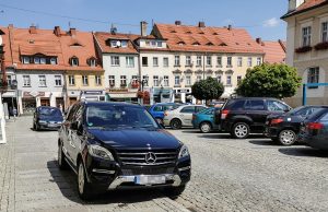 Burmistrz wycofał uchwałę o strefie płatnego parkowania. Na razie