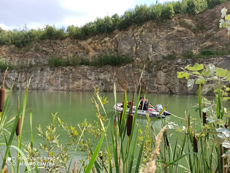 Szukają mężczyzny w kamieniołomie