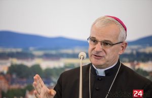 Biskup świdnicki apeluje do rodziców: zapiszcie swoje dzieci na religię