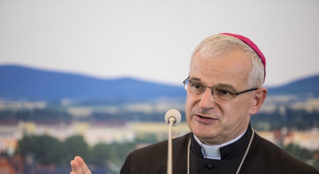 Biskup świdnicki apeluje do rodziców: zapiszcie swoje dzieci na religię