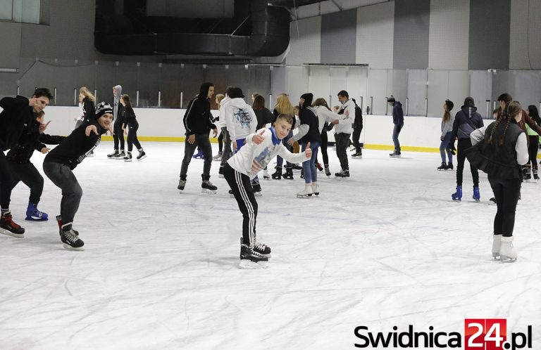 Od soboty startuje świdnickie lodowisko
