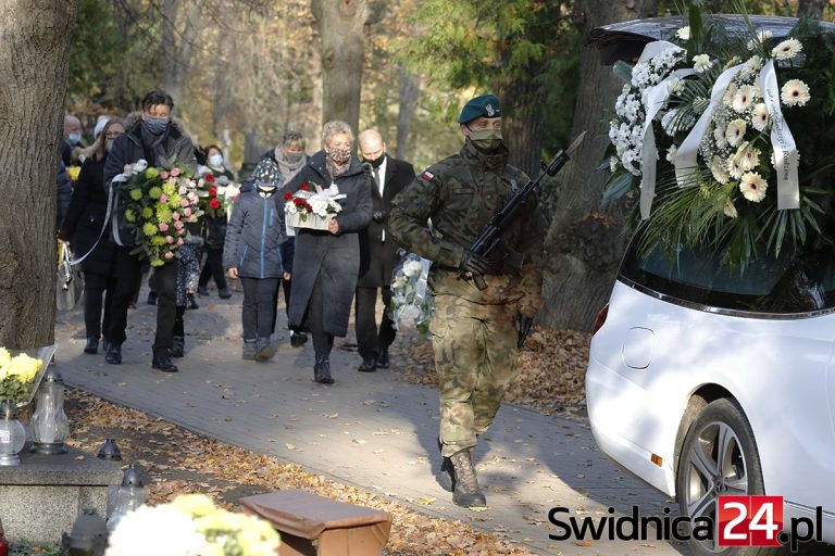 Historia jego życia wskazywana była jako wzór do naśladowania. Pożegnano stuletniego Władysława Brodowskiego