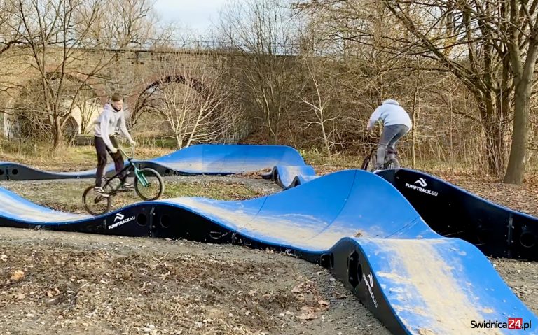 Nowa atrakcja nad zalewem gotowa. Pumptrack prezentem na Mikołajki! [FOTO/VIDEO]