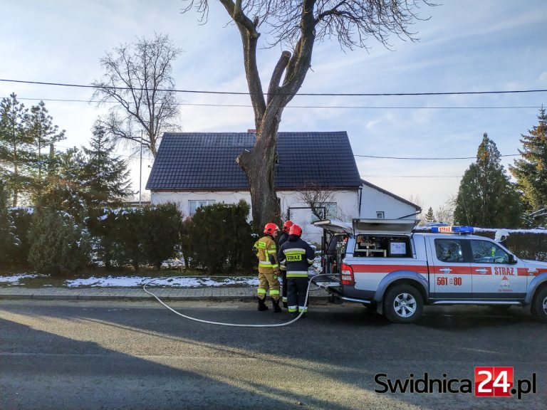 Mieszkańcy próbowali sami gasić. Pożar w domu jednorodzinnym