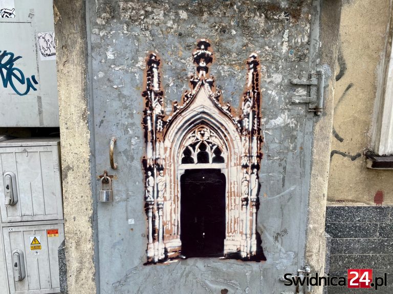 Portal do piękna? Nowy akcent u zbiegu Rynku i Łukowej