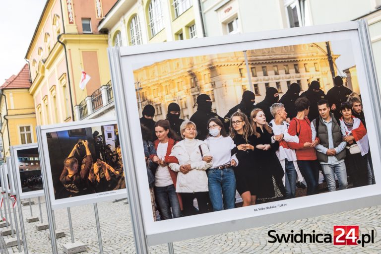 „Białoruś przebudzona”. Wystawa na świdnickim Rynku