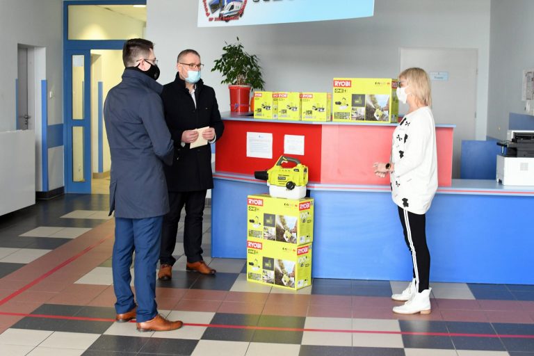 Zareagowali na apel pogotowia i przekazali zamgławiacze