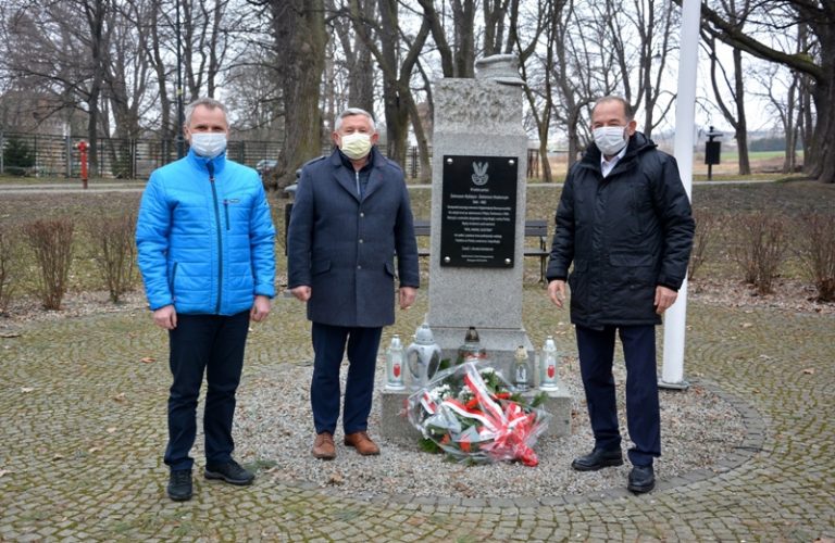 Upamiętnili żołnierzy wyklętych. Biegi Tropem Wilczym przełożone na maj [FOTO]