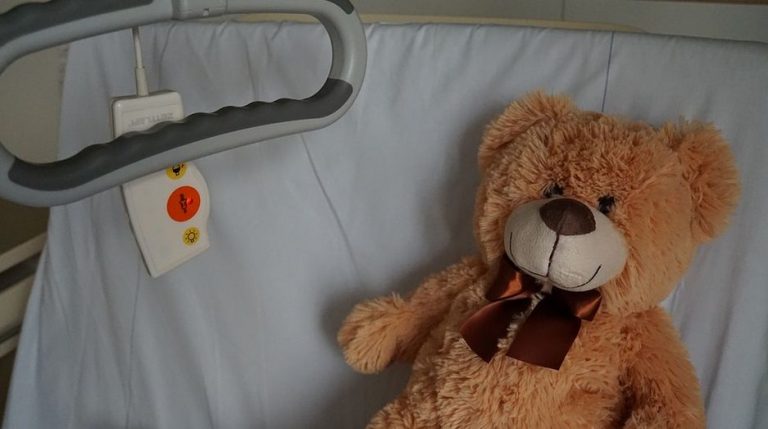 Troje dzieci w Polsce zmarło od stycznia po zakażeniu meningokokami. Wśród ofiar choroby jest chłopiec ze Świdnicy